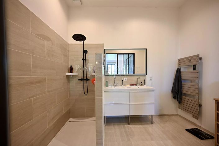 Image No.22-10 Bed House for sale