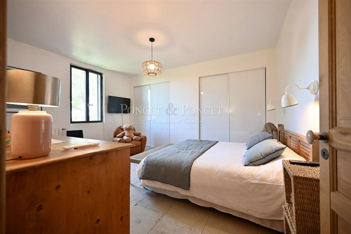 Image No.23-10 Bed House for sale