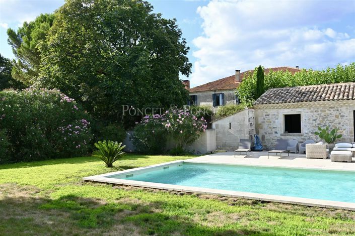 Image No.8-10 Bed House for sale