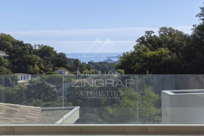 Image No.10-3 Bed Apartment for sale