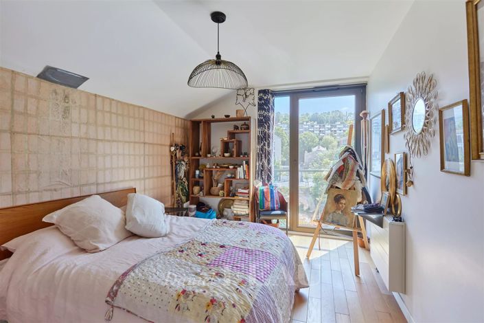 Image No.20-5 Bed House for sale