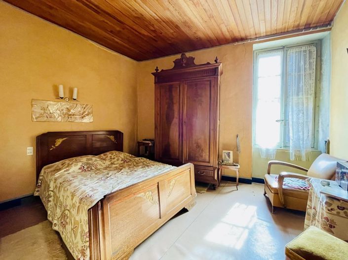 Image No.9-4 Bed House for sale