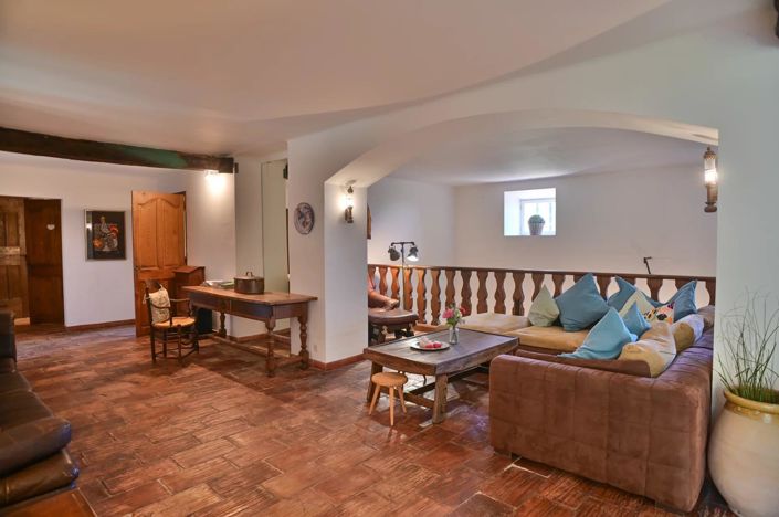 Image No.5-5 Bed House for sale