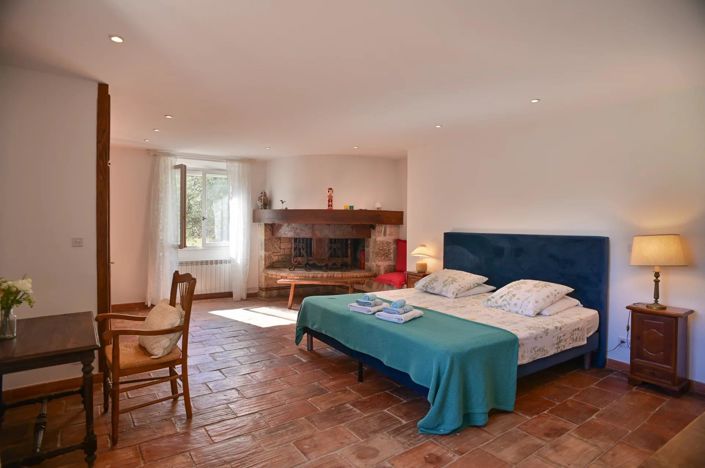 Image No.6-5 Bed House for sale