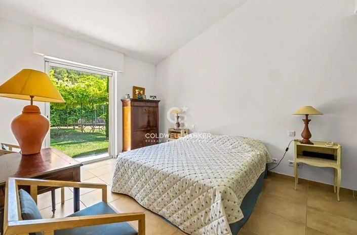 Image No.8-4 Bed House for sale