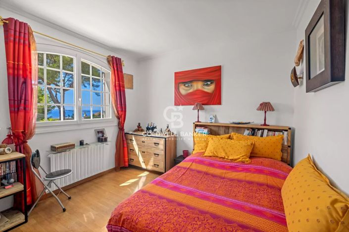 Image No.16-4 Bed House for sale