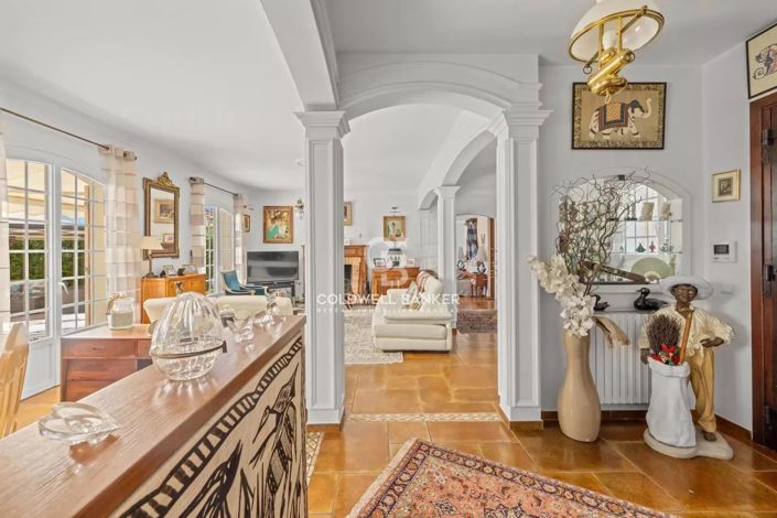 Image No.4-4 Bed House for sale