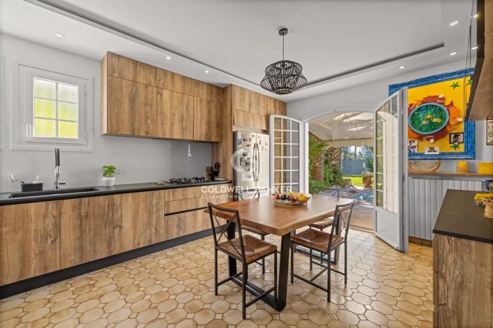 Image No.7-4 Bed House for sale