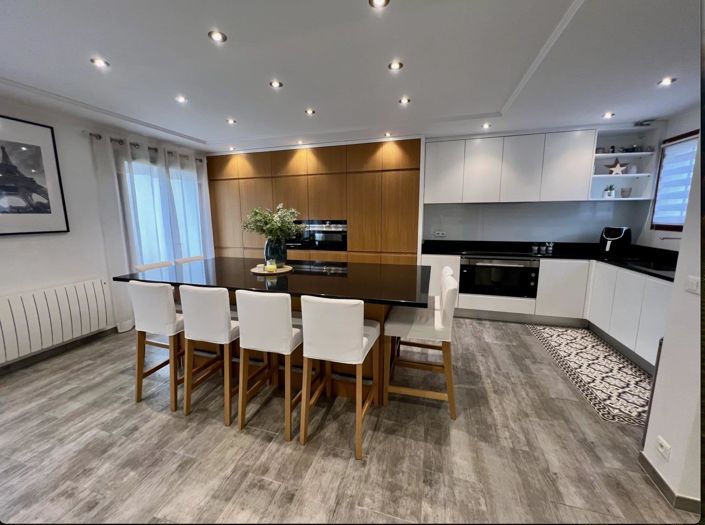 Image No.4-4 Bed House for sale