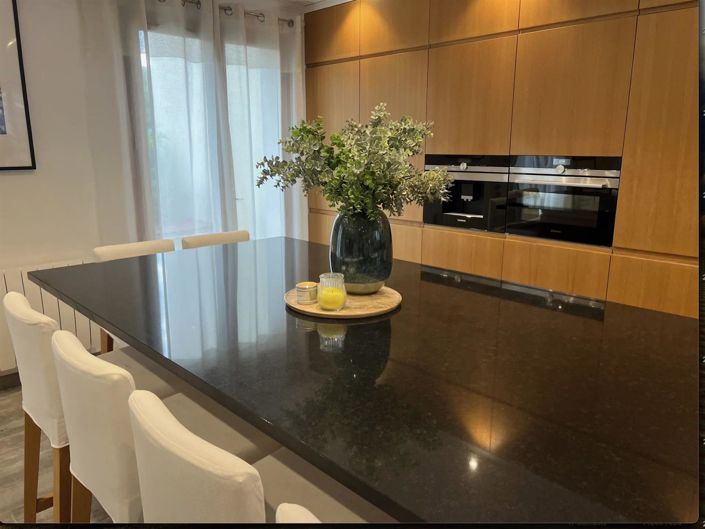 Image No.7-4 Bed House for sale