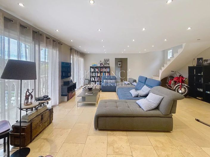 Image No.5-3 Bed House for sale