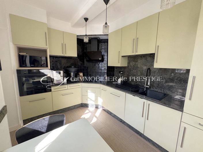 Image No.11-5 Bed House for sale