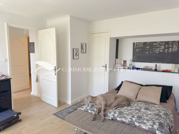 Image No.17-5 Bed House for sale