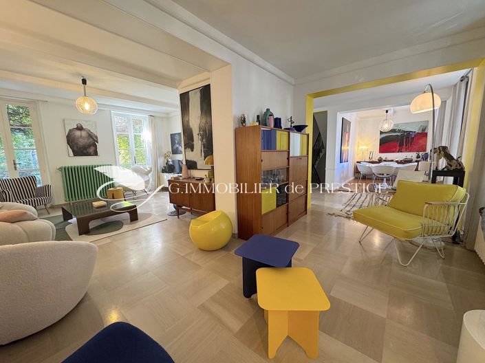 Image No.8-5 Bed House for sale