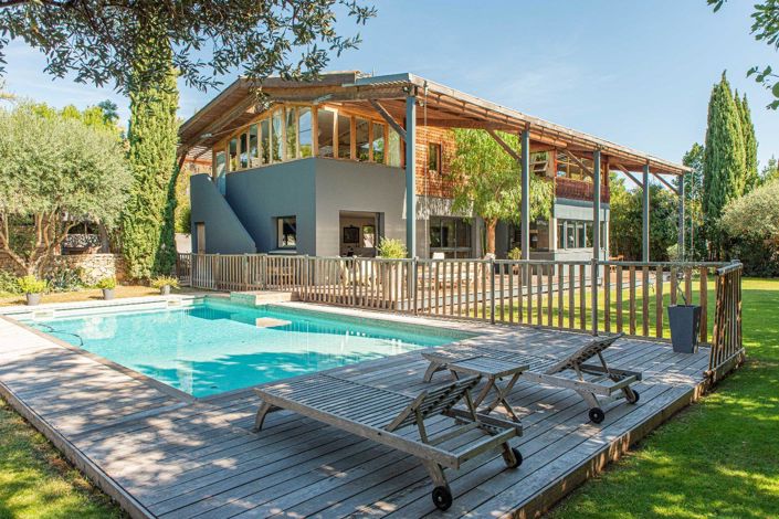 Image No.1-5 Bed House for sale
