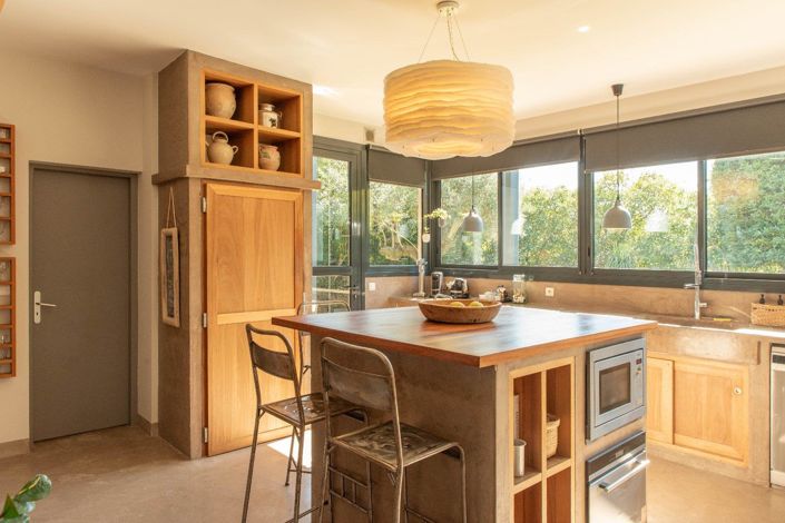 Image No.7-5 Bed House for sale