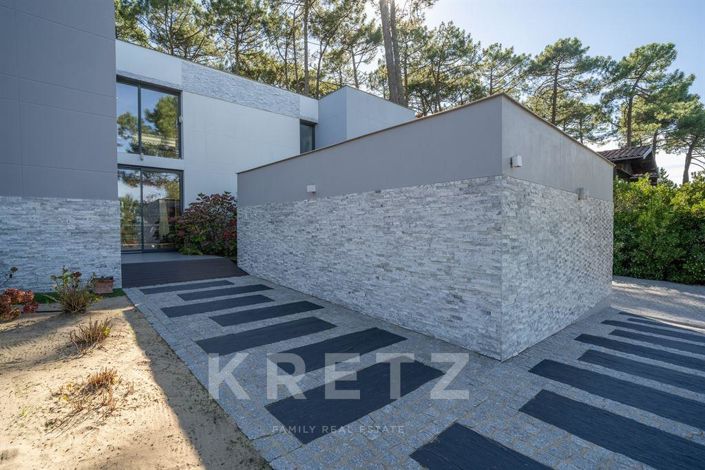 Image No.17-5 Bed House for sale