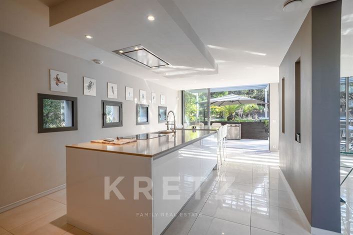 Image No.7-5 Bed House for sale