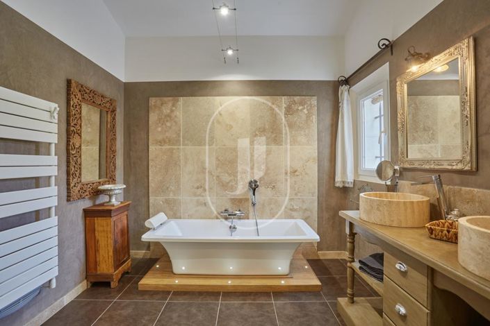 Image No.8-Maison de 3 chambres à vendre à Ménerbes