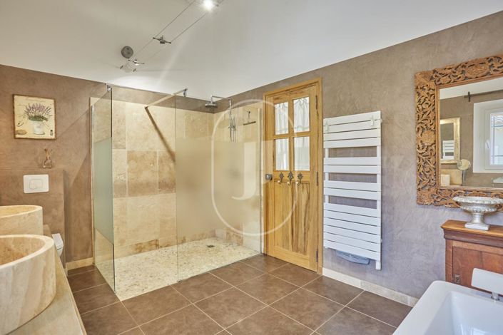 Image No.9-Maison de 3 chambres à vendre à Ménerbes