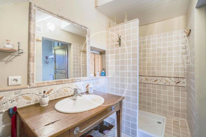 Image No.8-3 Bed House for sale