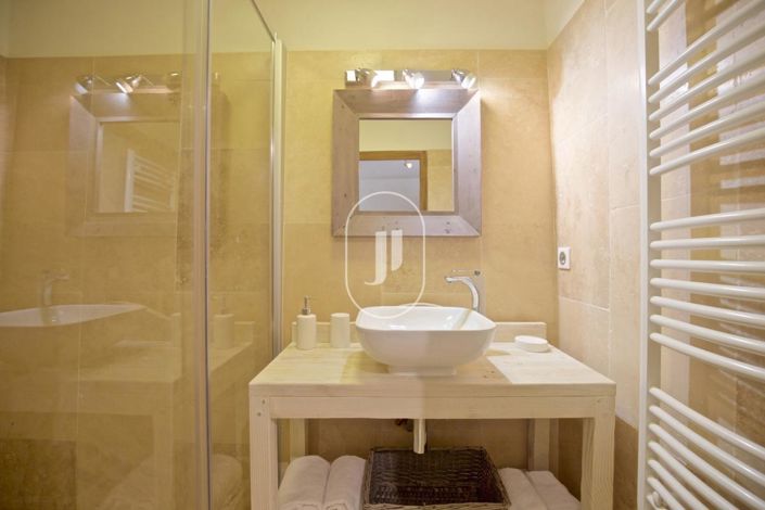 Image No.9-4 Bed House for sale