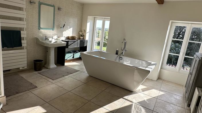 Image No.16-4 Bed House for sale