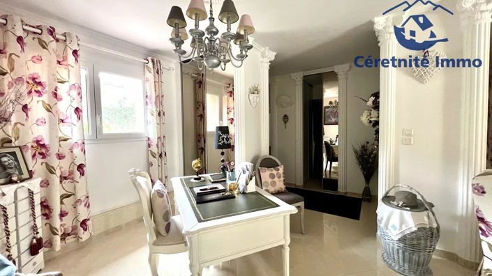 Image No.11-3 Bed House for sale