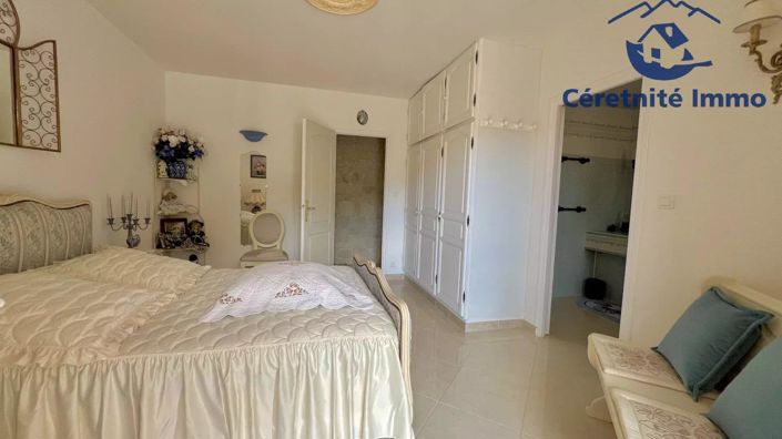 Image No.17-3 Bed House for sale