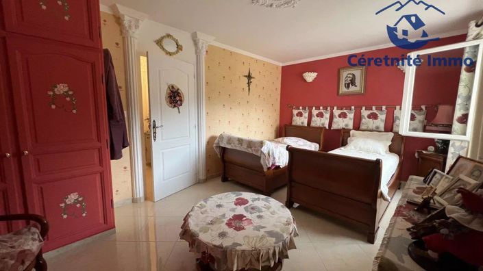 Image No.22-3 Bed House for sale