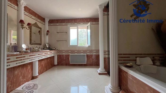 Image No.25-3 Bed House for sale