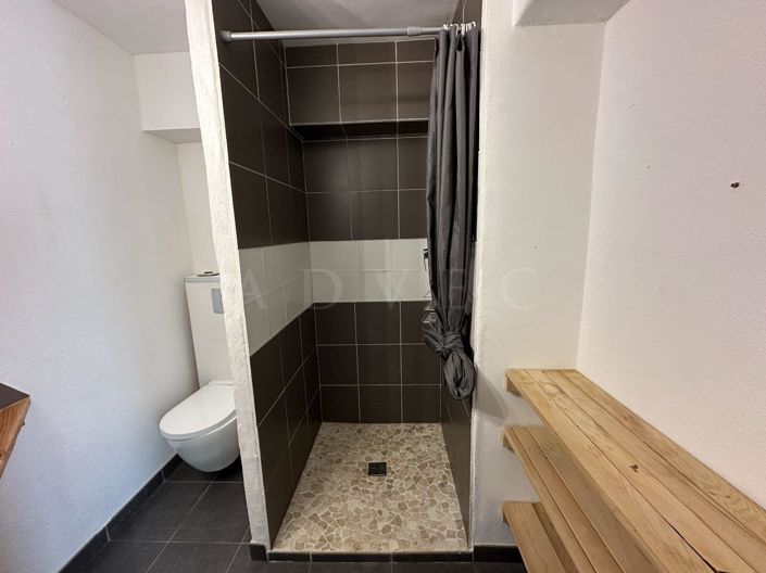 Image No.10-3 Bed House for sale