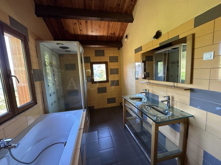 Image No.9-3 Bed House for sale