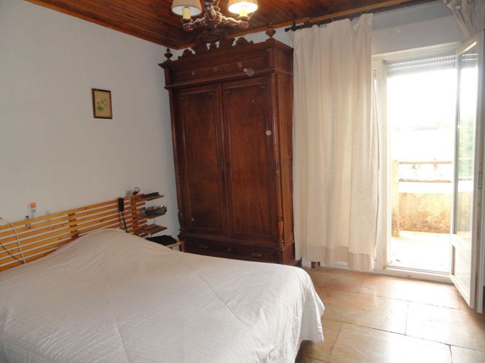 Image No.10-2 Bed House for sale