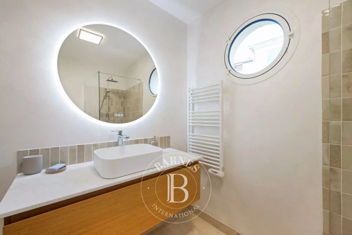 Image No.25-2 Bed Apartment for sale