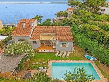 7 Bed House for sale