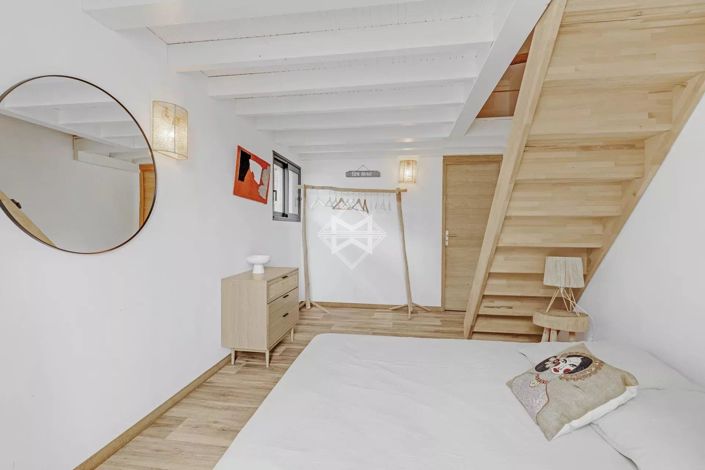 Image No.13-7 Bed House for sale