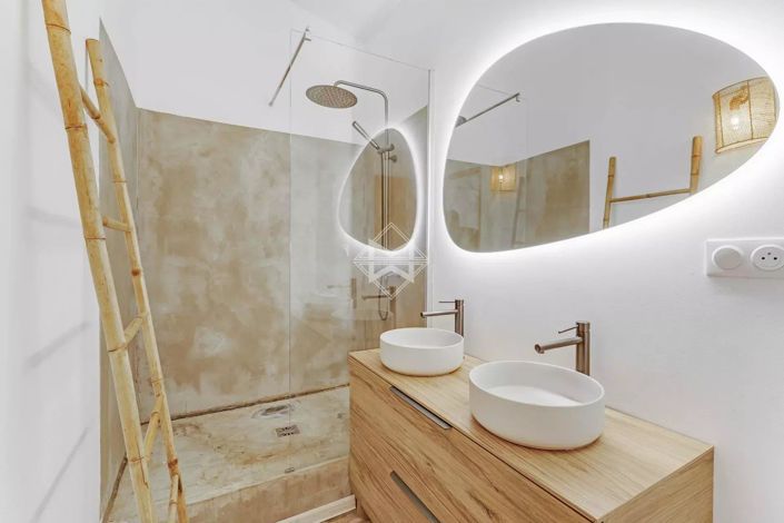 Image No.16-7 Bed House for sale