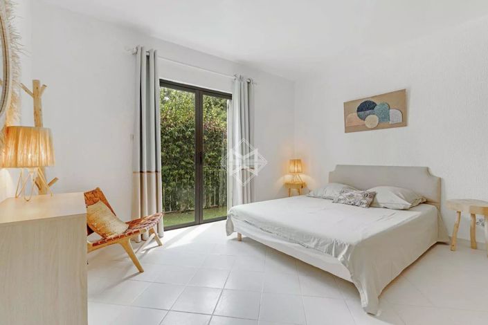 Image No.9-7 Bed House for sale