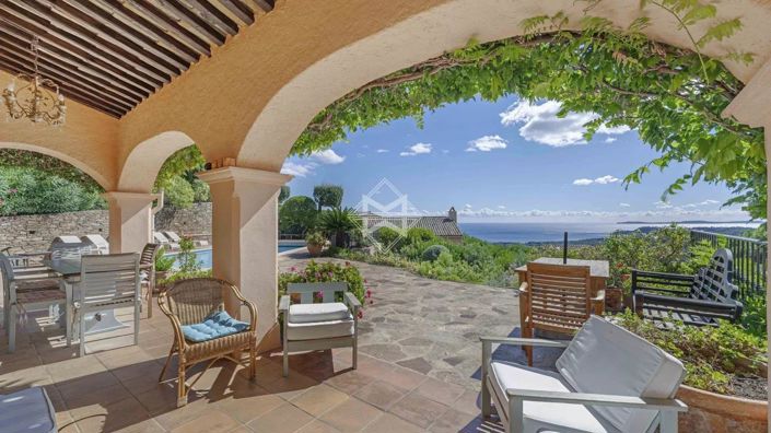 Image No.10-5 Bed House for sale