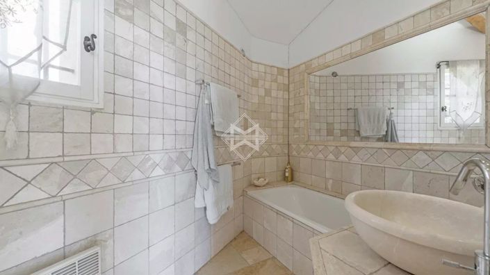 Image No.13-5 Bed House for sale