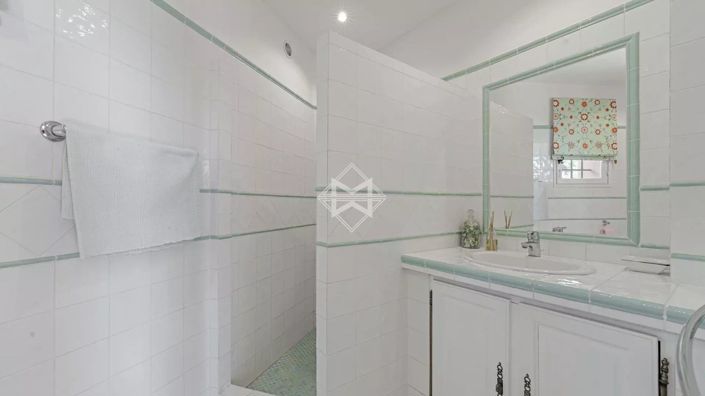 Image No.14-5 Bed House for sale