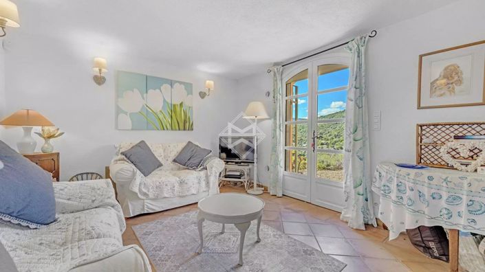 Image No.15-5 Bed House for sale