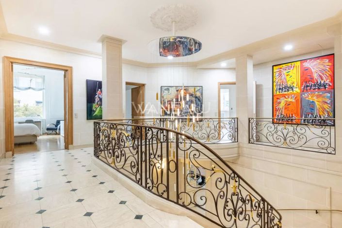 Image No.12-5 Bed Apartment for sale