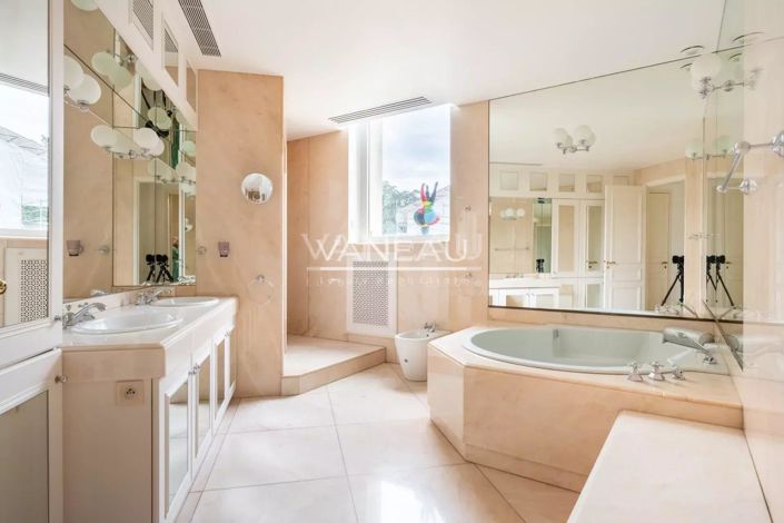 Image No.17-5 Bed Apartment for sale