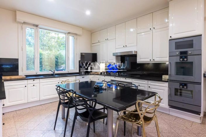 Image No.20-5 Bed Apartment for sale