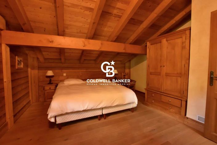 Image No.9-6 Bed House for sale