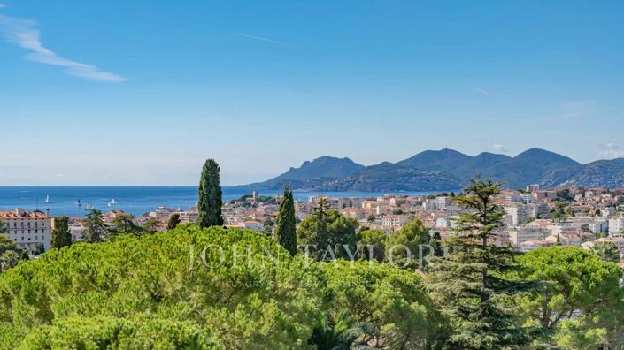 Image No.2-Propriété de 2 chambres à vendre à Cannes