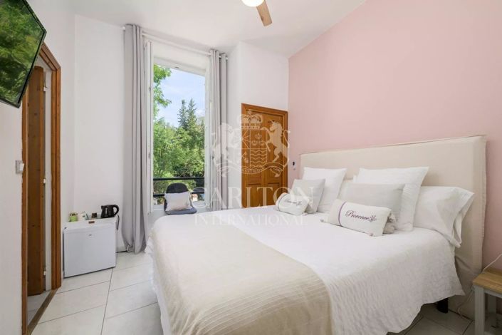 Image No.23-6 Bed House for sale