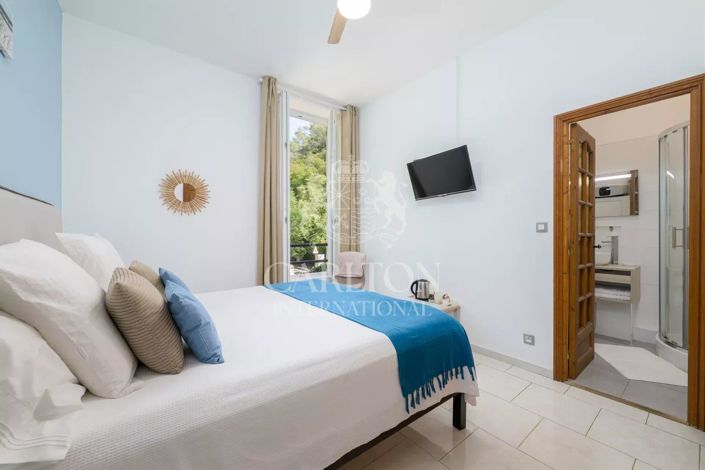 Image No.25-6 Bed House for sale